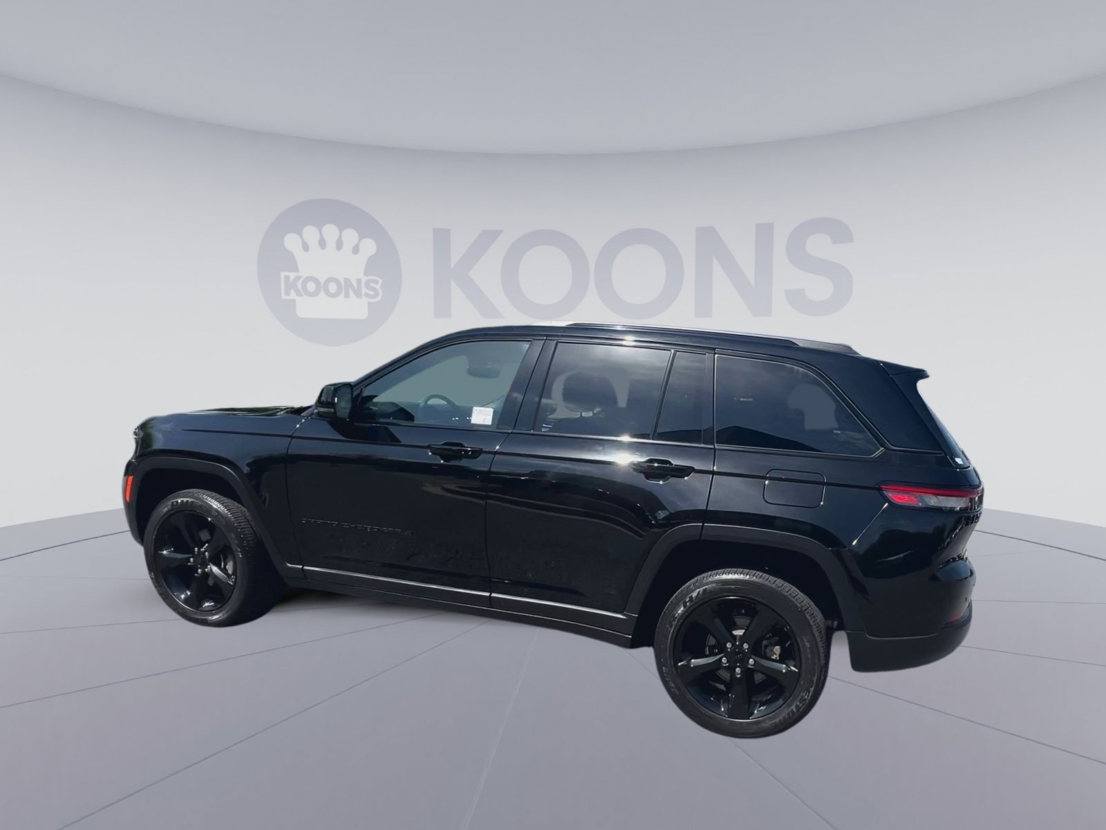 Used 2023 Jeep Grand Cherokee Altitude image 8