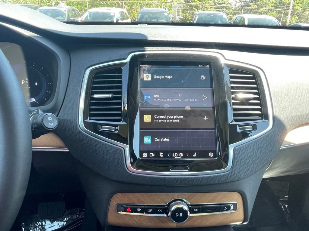 Used 2024 Volvo XC90 B6 Plus image 28