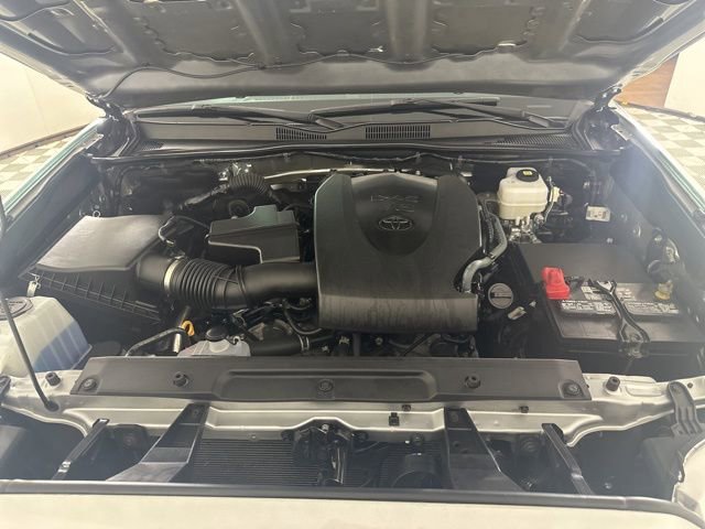 Used 2023 Toyota Tacoma TRD Off-Road image 8