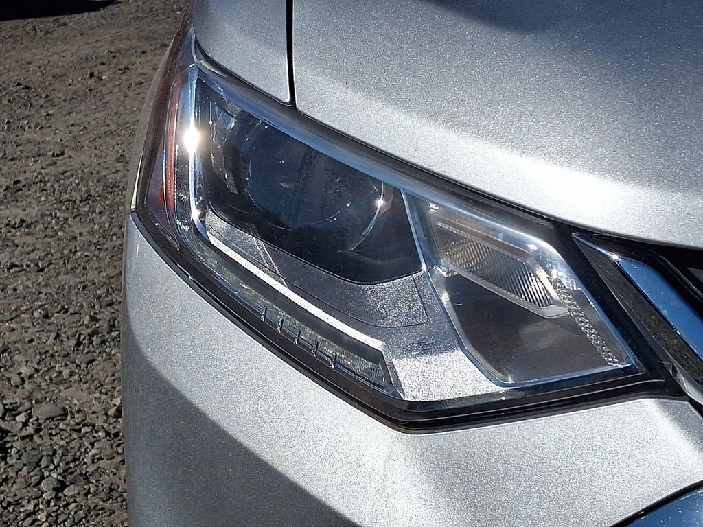 Used 2020 Chevrolet Traverse LS FWD image 35