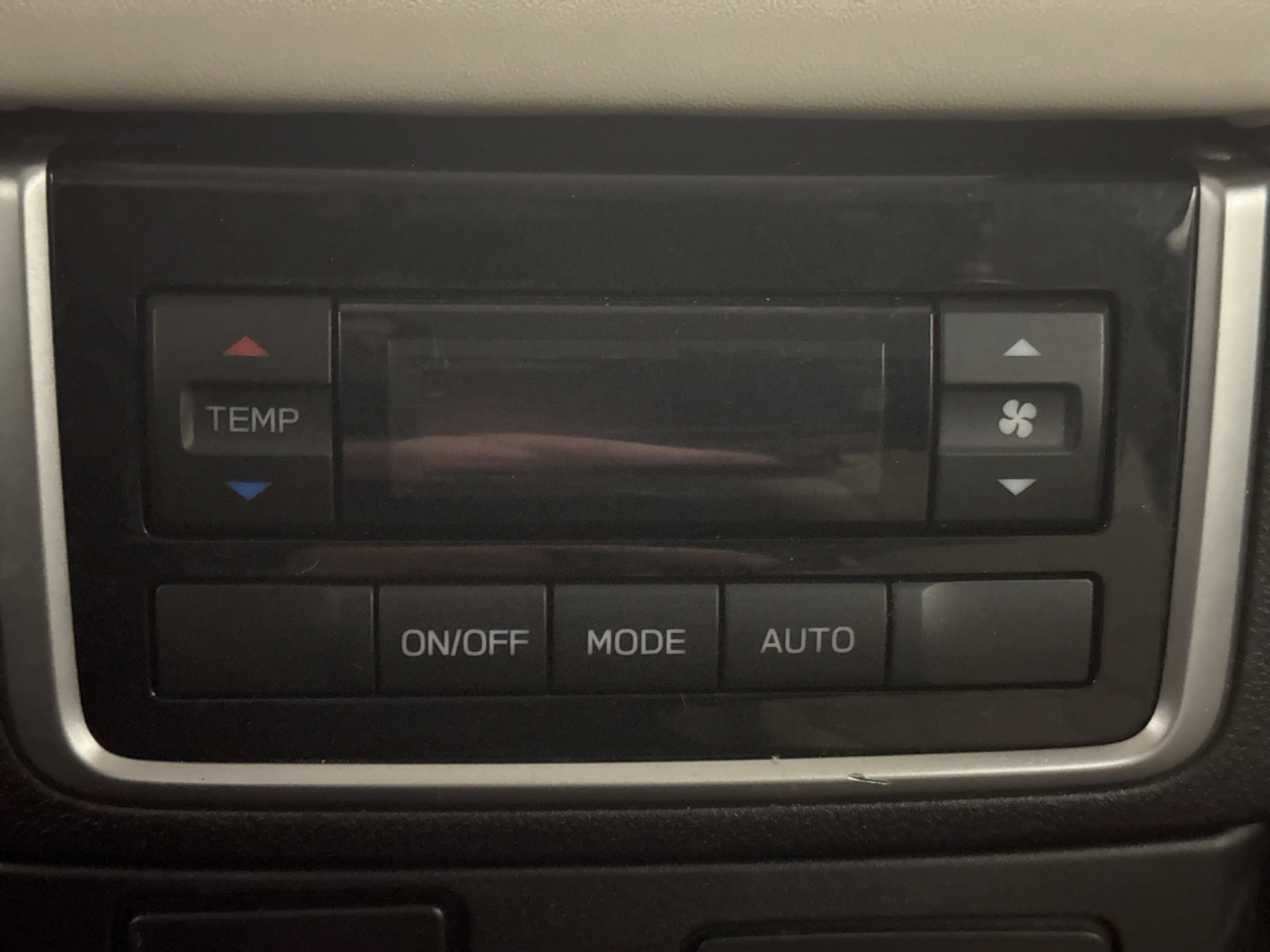 Used 2023 Subaru Ascent Premium w/ Convenience Package image 18