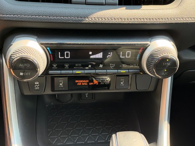 Used 2022 Toyota RAV4 XLE Premium AWD/4WD image 25