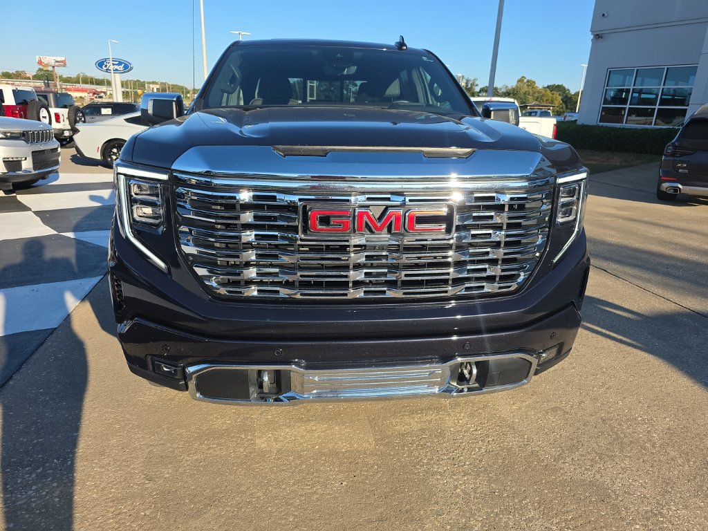 Used 2025 GMC Sierra 1500 Denali w/ Technology Package AWD/4WD image 10