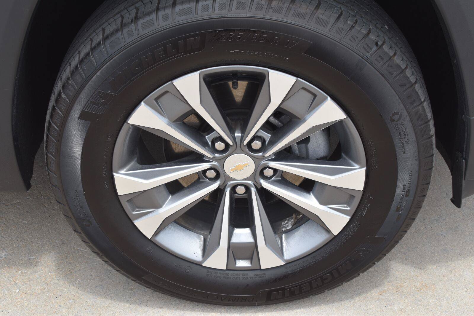Used 2026 Chevrolet Equinox LT AWD/4WD image 12