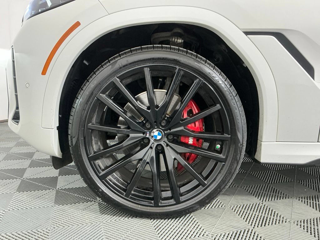 Certified 2024 BMW X6 xDrive40i w/ Premium Package AWD/4WD image 32