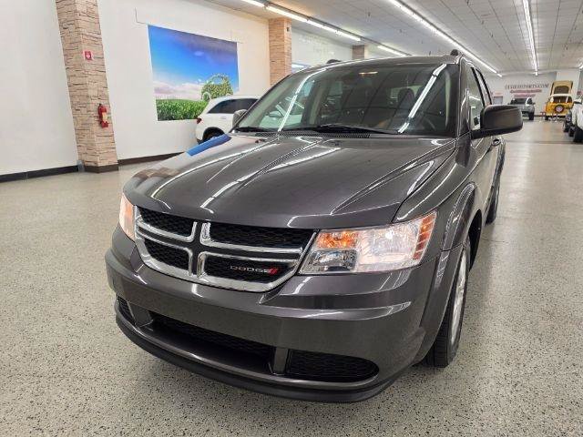 Used 2020 Dodge Journey SE FWD image 2