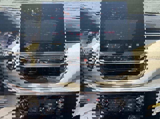 New 2025 Jeep Compass Limited w/ Sun & Sound Group image 11