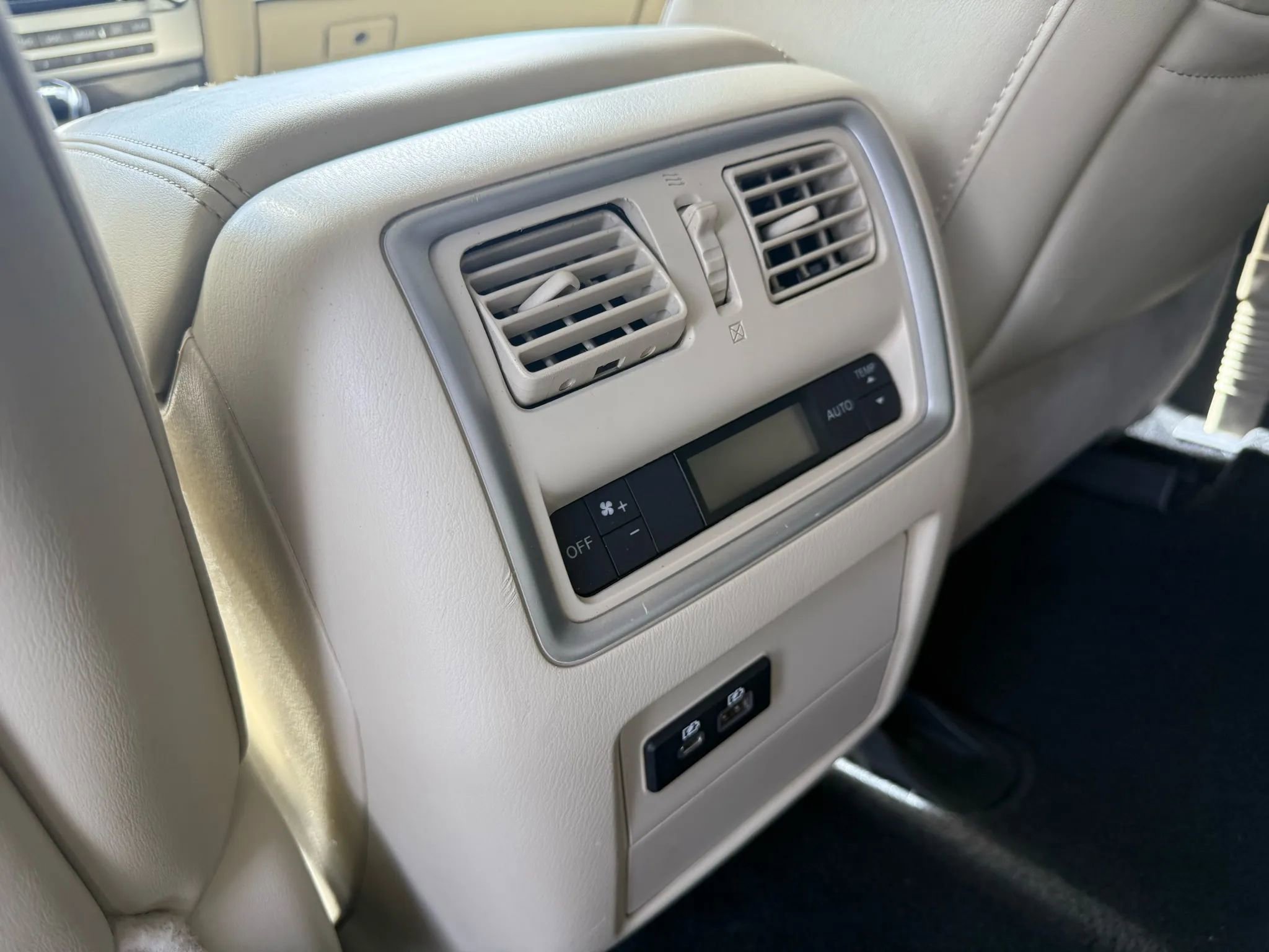 Used 2019 INFINITI QX60 Luxe w/ Essential Package image 19