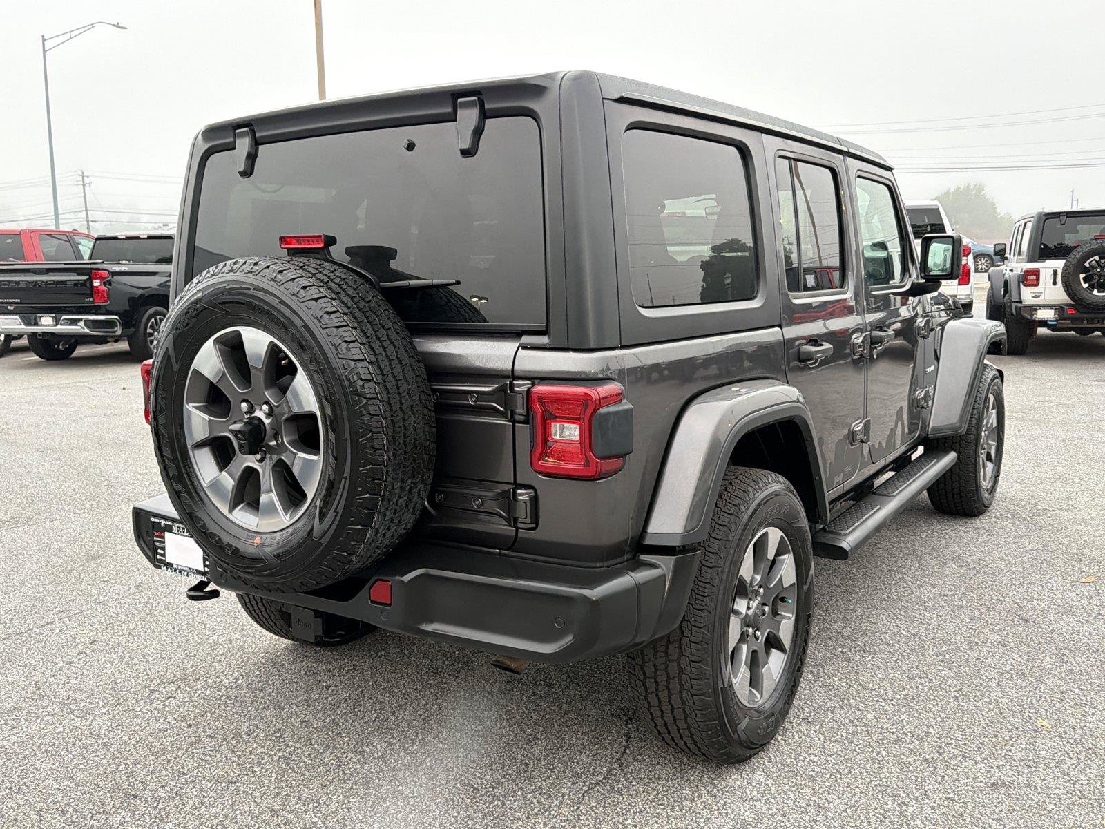 Used 2021 Jeep Wrangler Unlimited Sahara w/ Uconnect 4C Nav & Sound Group AWD/4WD image 5