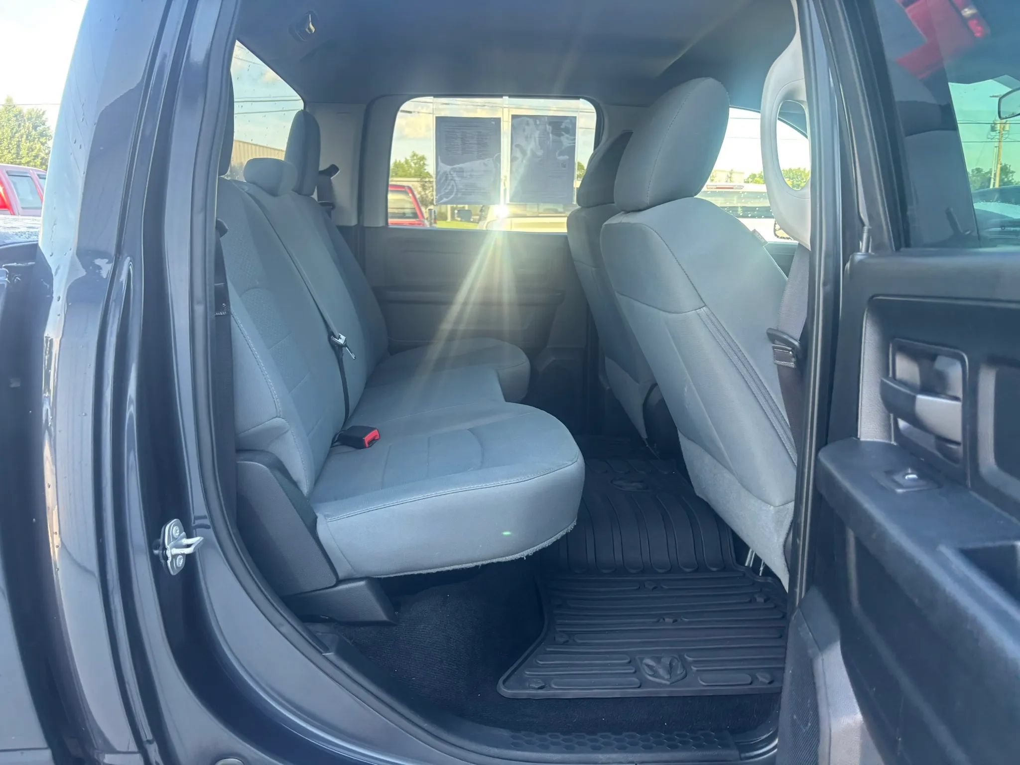 Used 2017 RAM 1500 ST w/ SXT Appearance Group AWD/4WD image 16