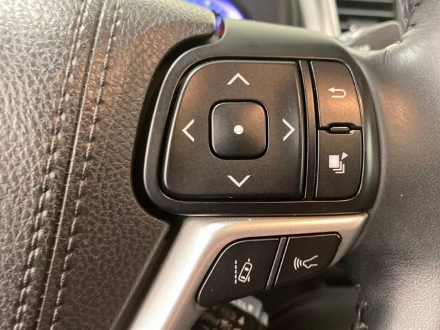 Used 2018 Toyota Highlander SE image 20