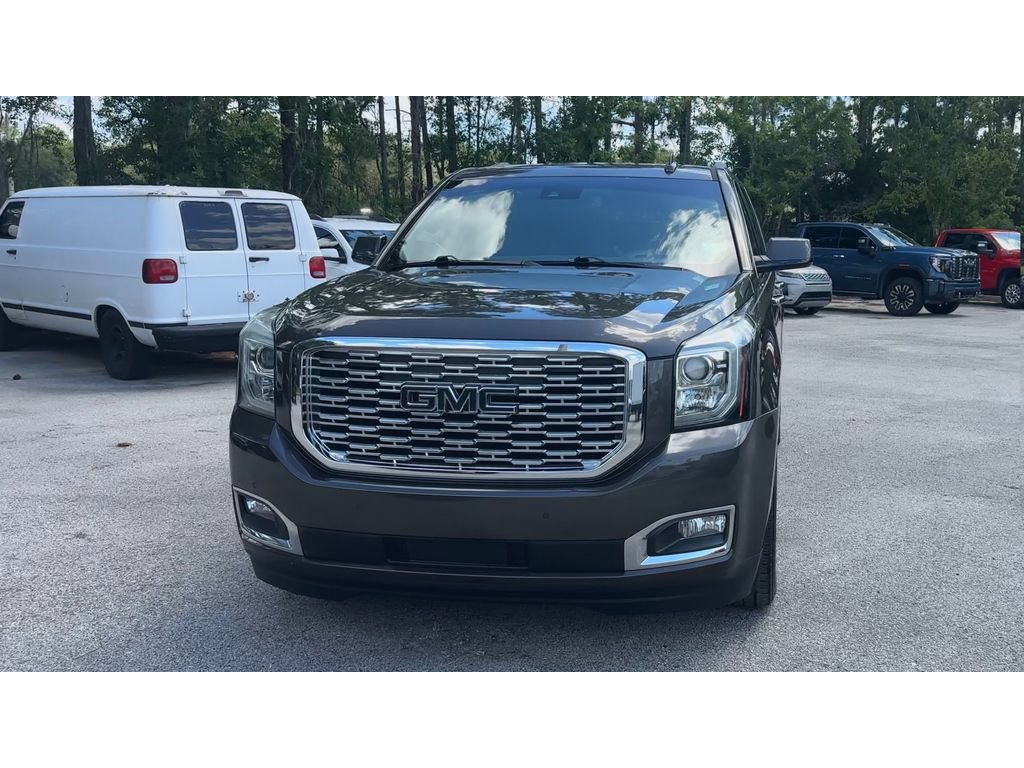 Used 2020 GMC Yukon XL Denali w/ Denali Premium Package RWD image 3