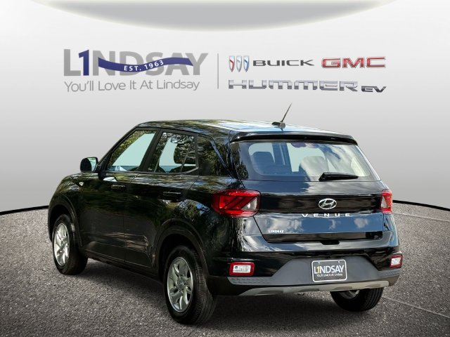 Used 2023 Hyundai Venue SE w/ Cargo Package FWD image 4