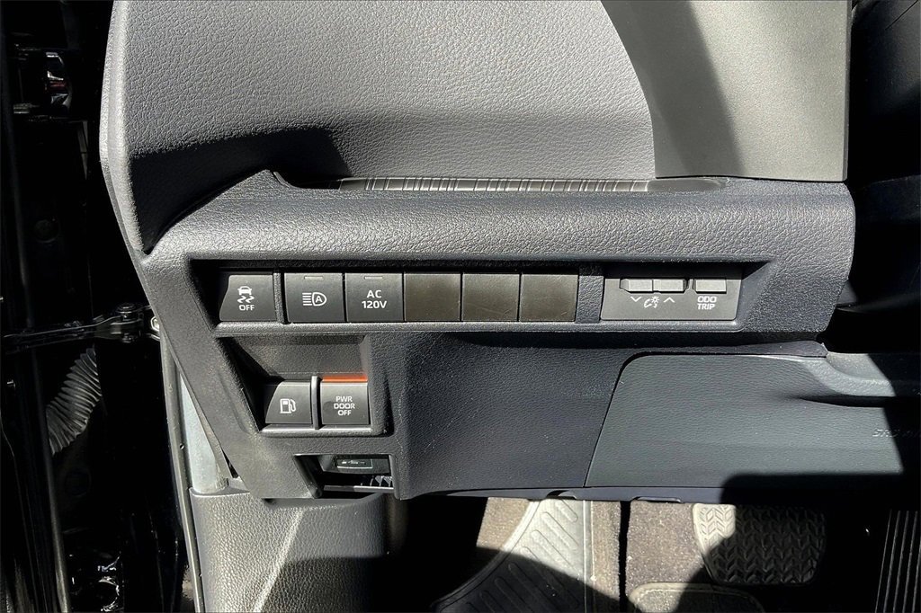 Used 2024 Toyota Sienna XSE image 24