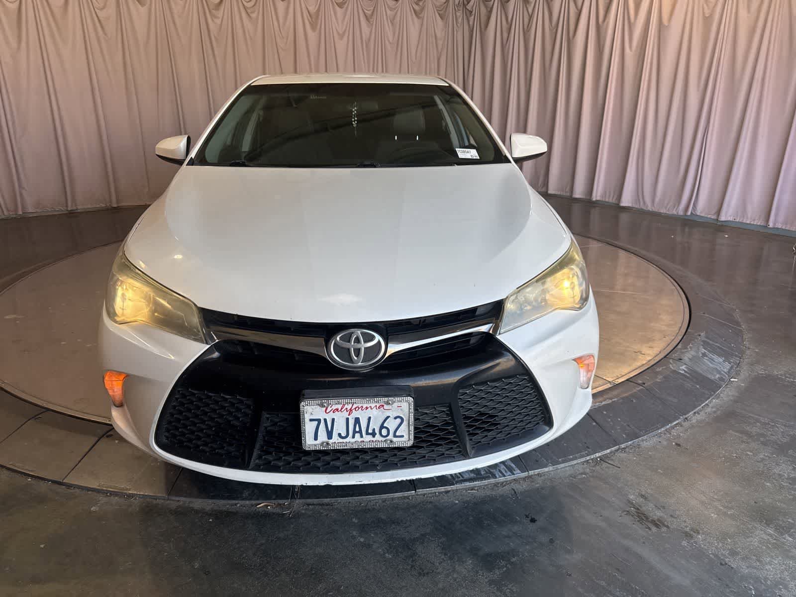 Used 2017 Toyota Camry SE FWD image 2