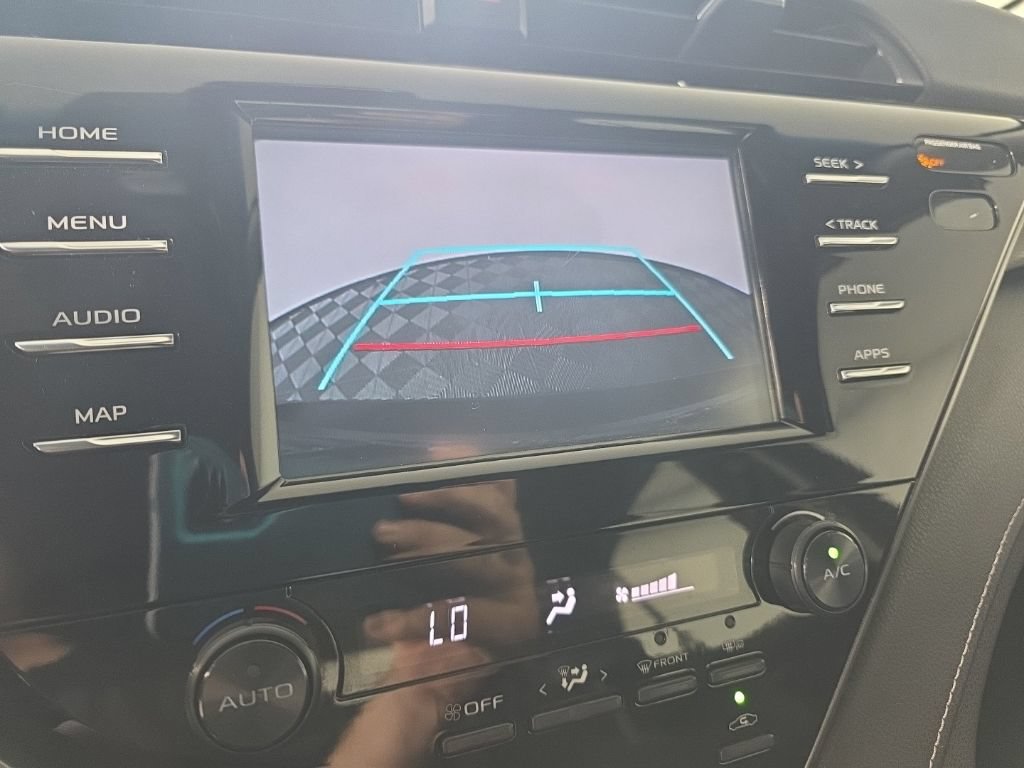 Used 2020 Toyota Camry SE FWD image 17