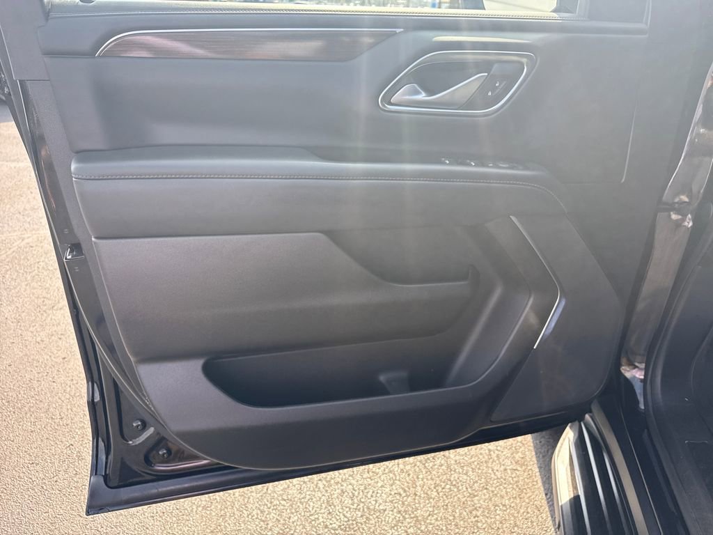 Used 2022 GMC Yukon XL SLE image 12