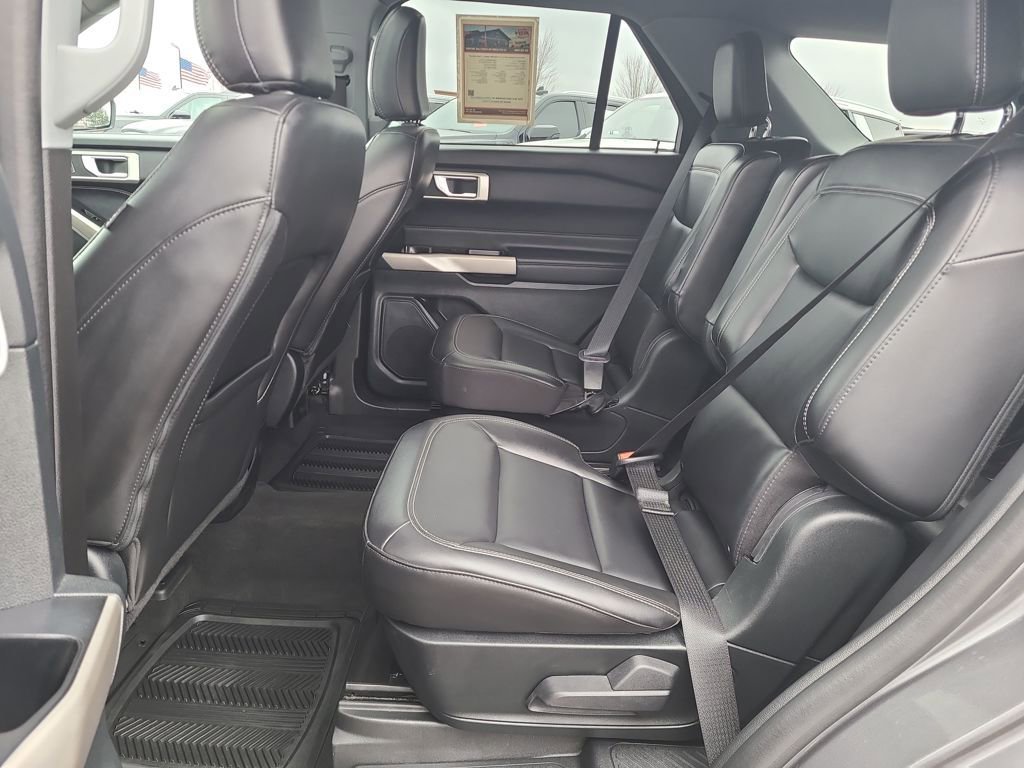 Used 2023 Ford Explorer XLT image 37