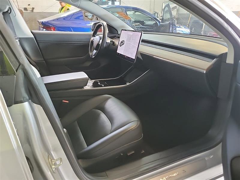Used 2018 Tesla Model 3 Long Range image 10