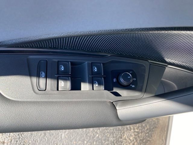 New 2025 Volkswagen Tiguan SE image 24