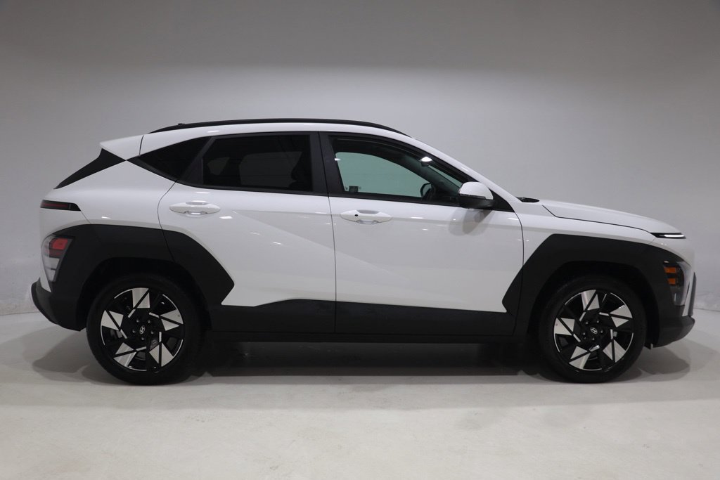 Used 2025 Hyundai Kona SEL FWD image 8