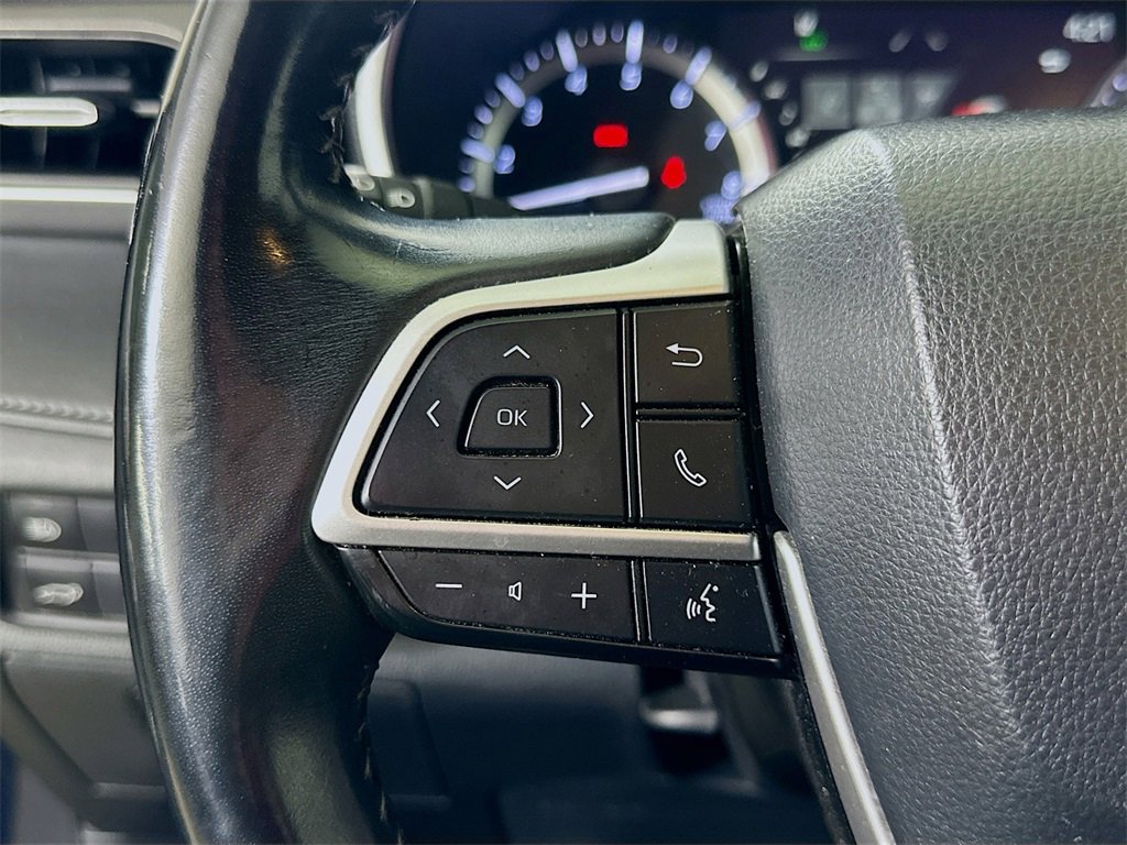 Used 2022 Toyota Highlander XLE image 23