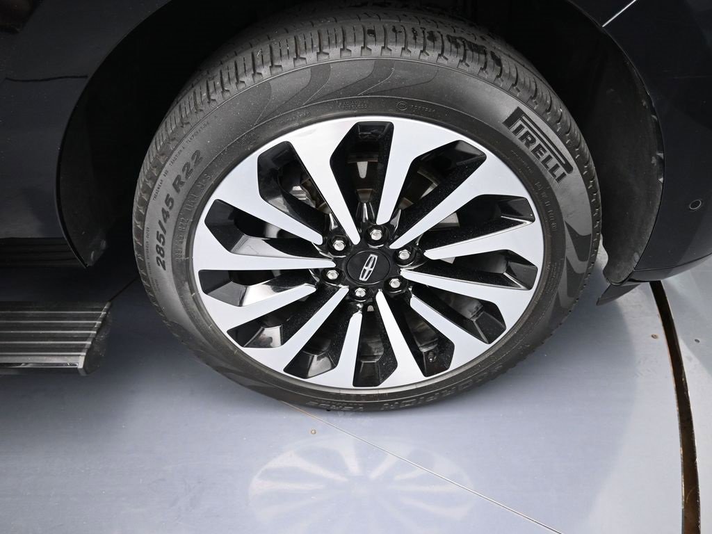 Used 2023 Lincoln Navigator L Reserve image 19