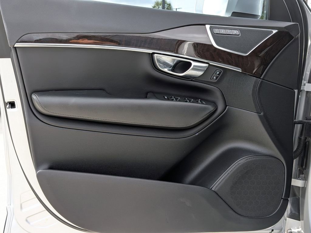 Used 2019 Volvo XC90 T5 Momentum w/ Protection Package Premier image 10