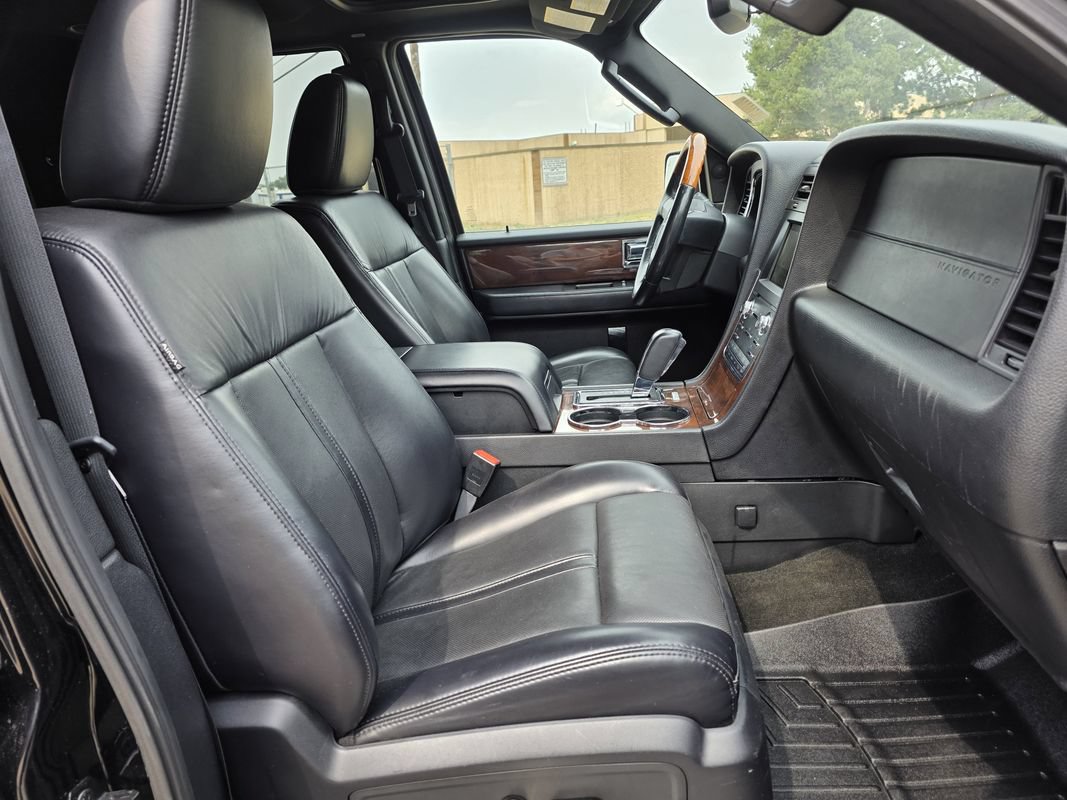 Used 2017 Lincoln Navigator L Select AWD/4WD image 25