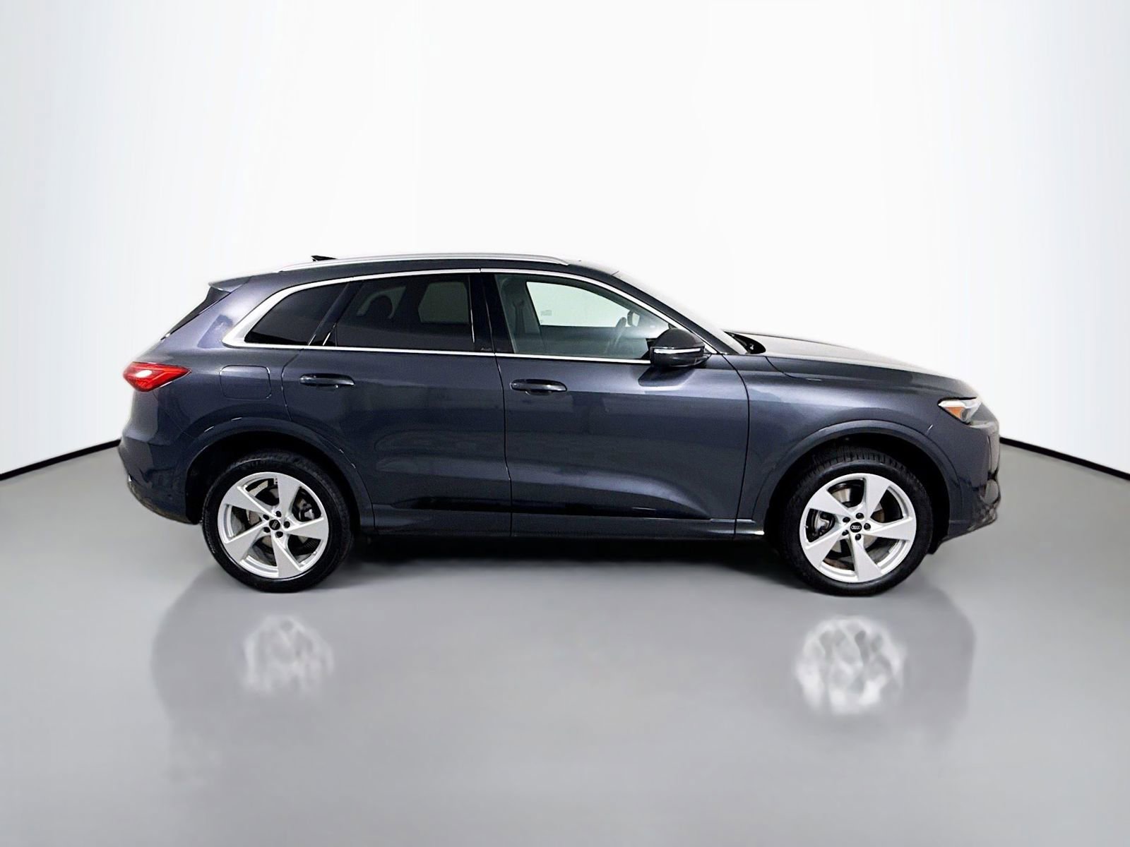 Certified 2025 Audi Q5 Premium w/ Premium Plus AWD/4WD image 8