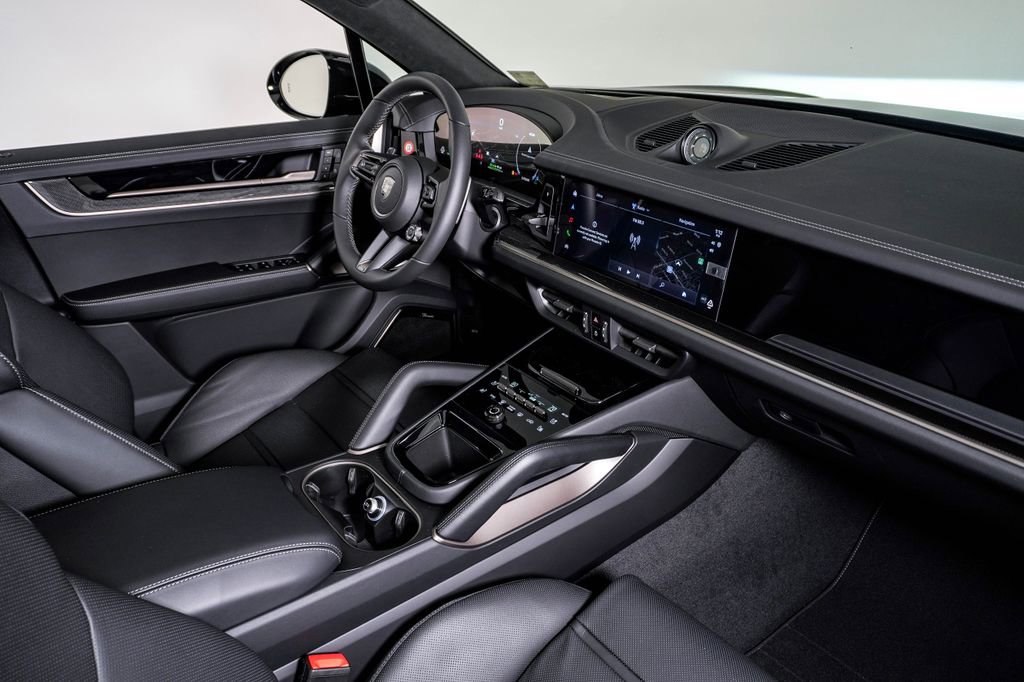 New 2026 Porsche Cayenne Turbo image 14