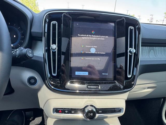 New 2025 Volvo XC40 B5 Plus w/ Protection Package Premier image 28