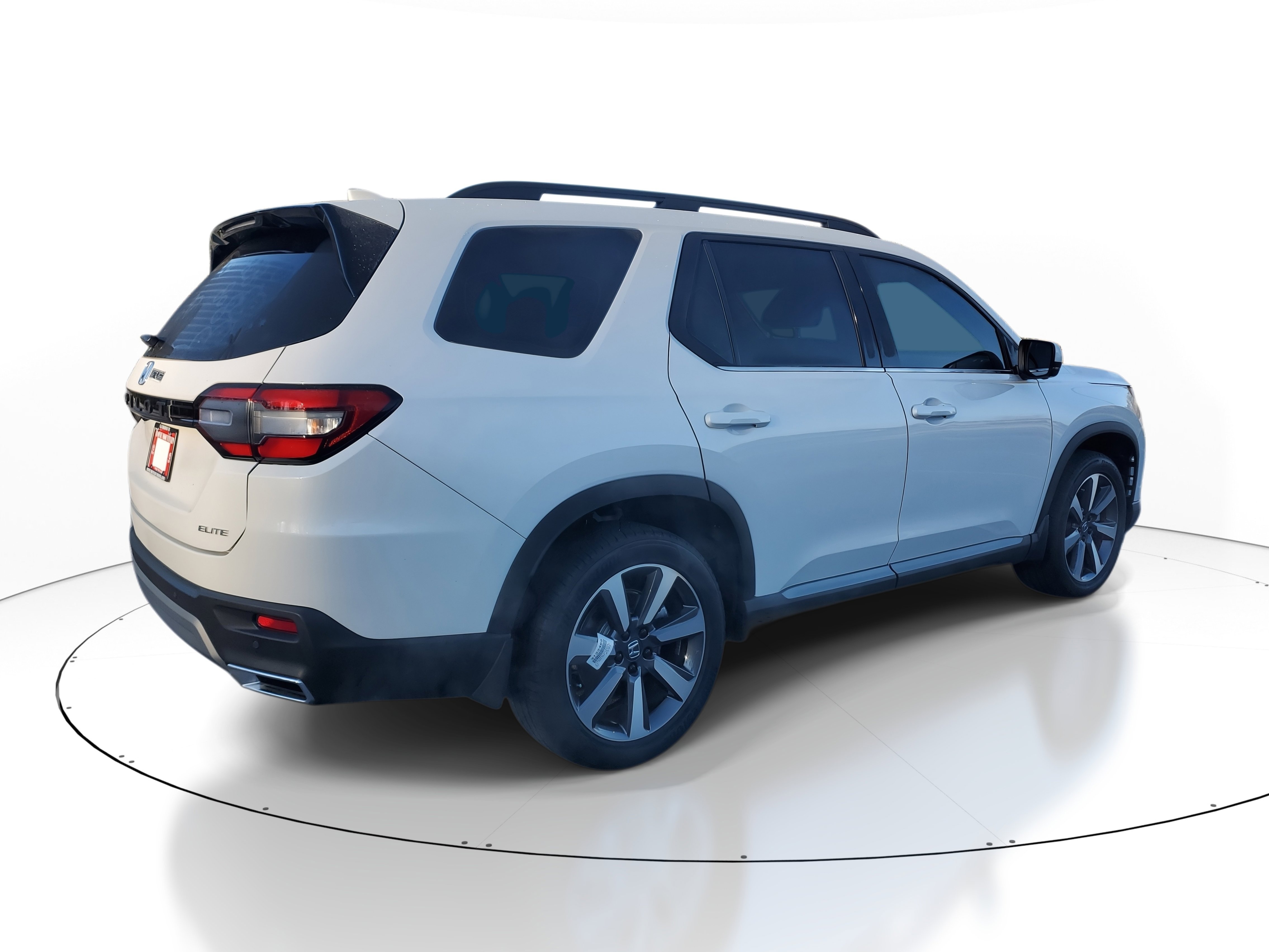 Used 2023 Honda Pilot Elite image 6
