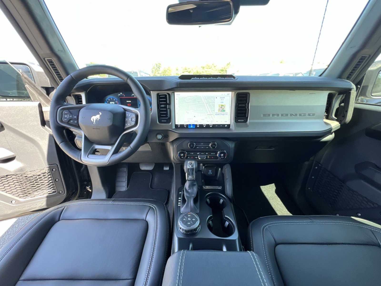 New 2025 Ford Bronco Outer Banks w/ Sasquatch Package AWD/4WD image 47