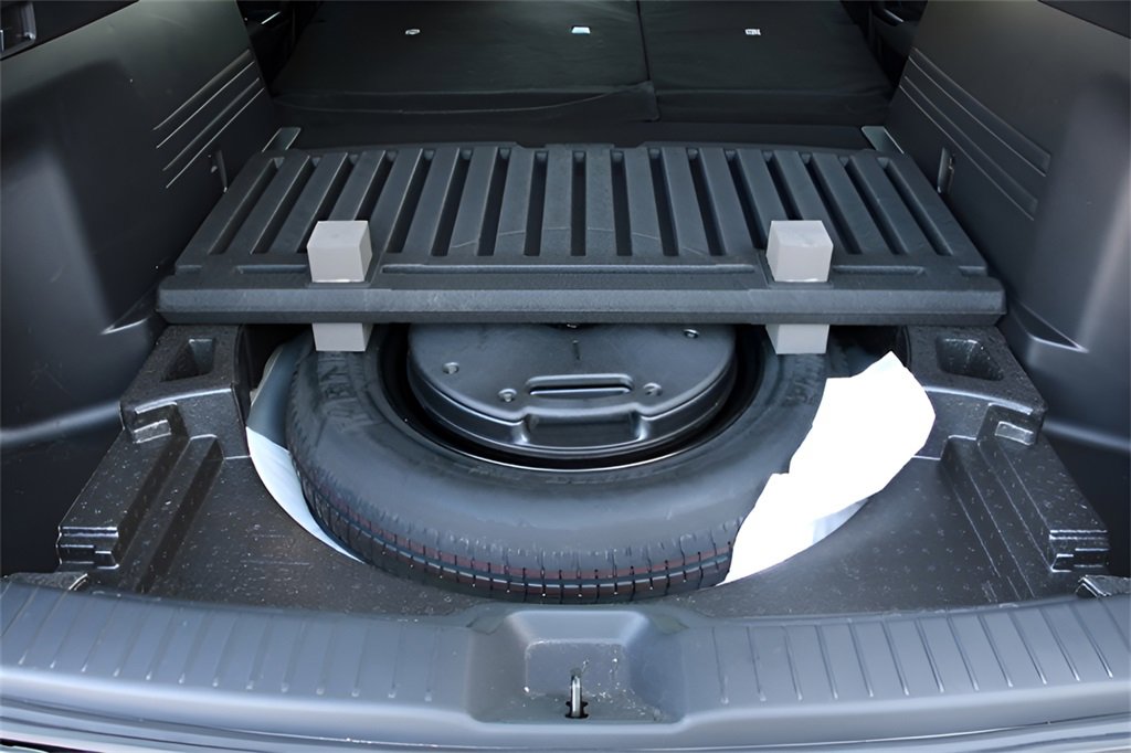 Used 2025 MAZDA CX-50 AWD 2.5 Turbo w/ Premium Pkg image 26