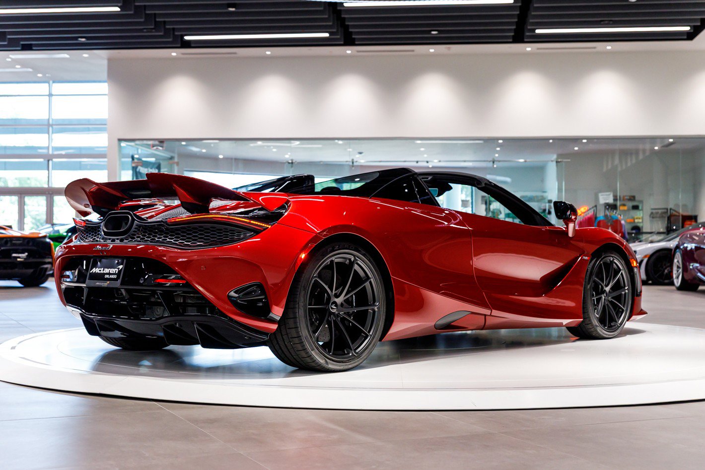 Used 2027 McLaren 750S Spider RWD image 25