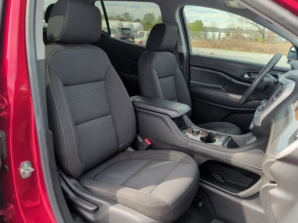 Used 2023 GMC Acadia SLE image 46