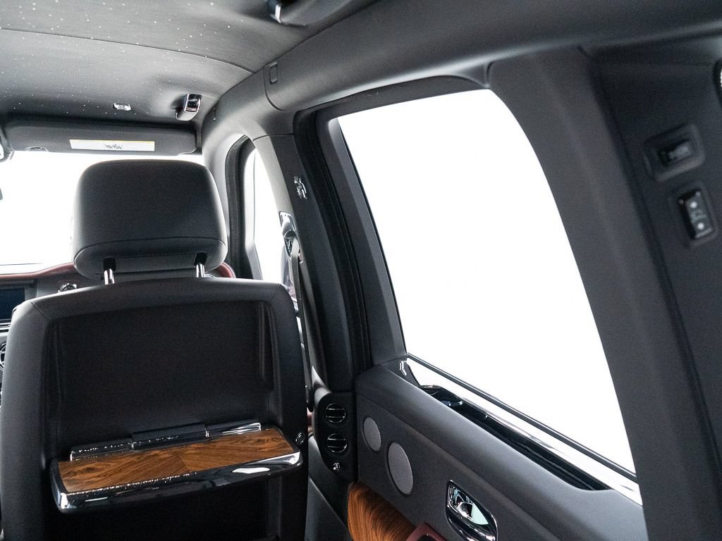 Certified 2023 Rolls-Royce Cullinan AWD/4WD image 31