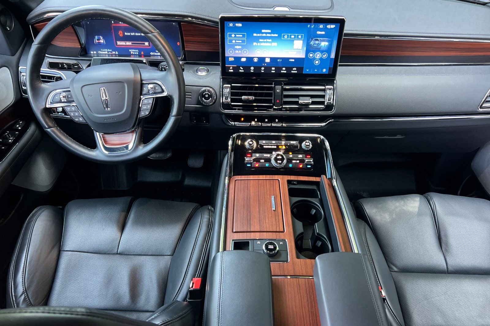 Certified 2024 Lincoln Navigator L Reserve AWD/4WD image 13