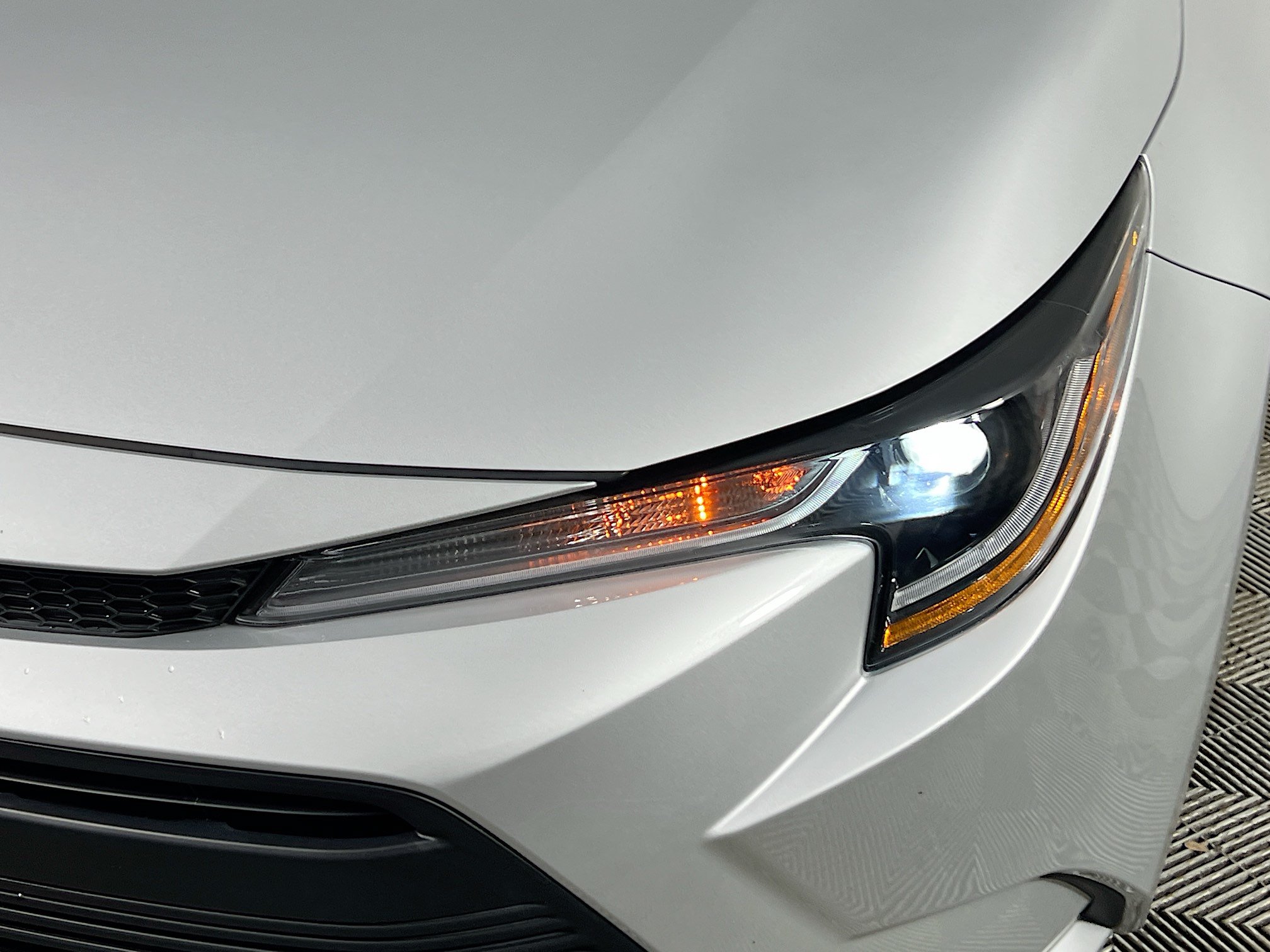 Used 2024 Toyota Corolla LE FWD image 12