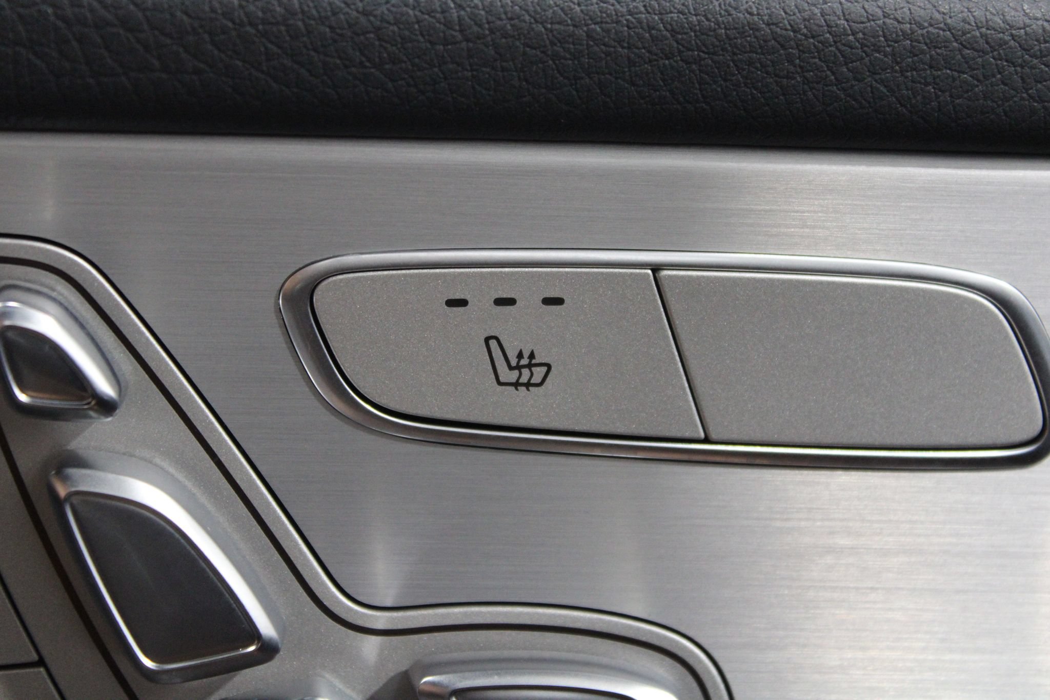 Used 2021 Mercedes-Benz GLC 300 image 40