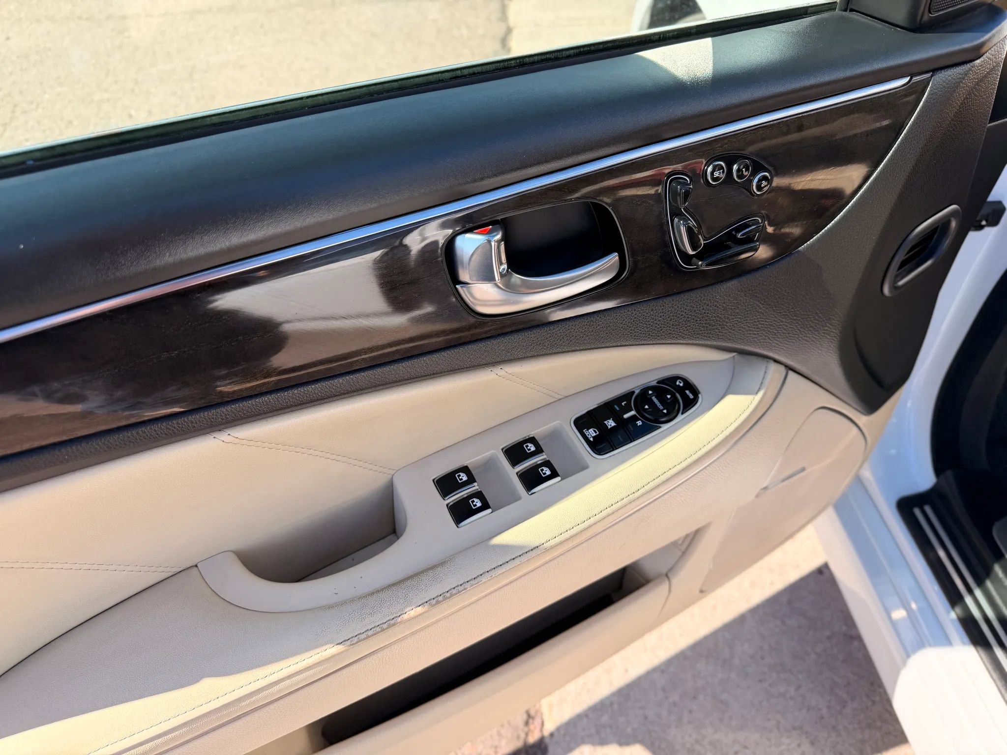 Used 2014 Hyundai Equus Signature image 10