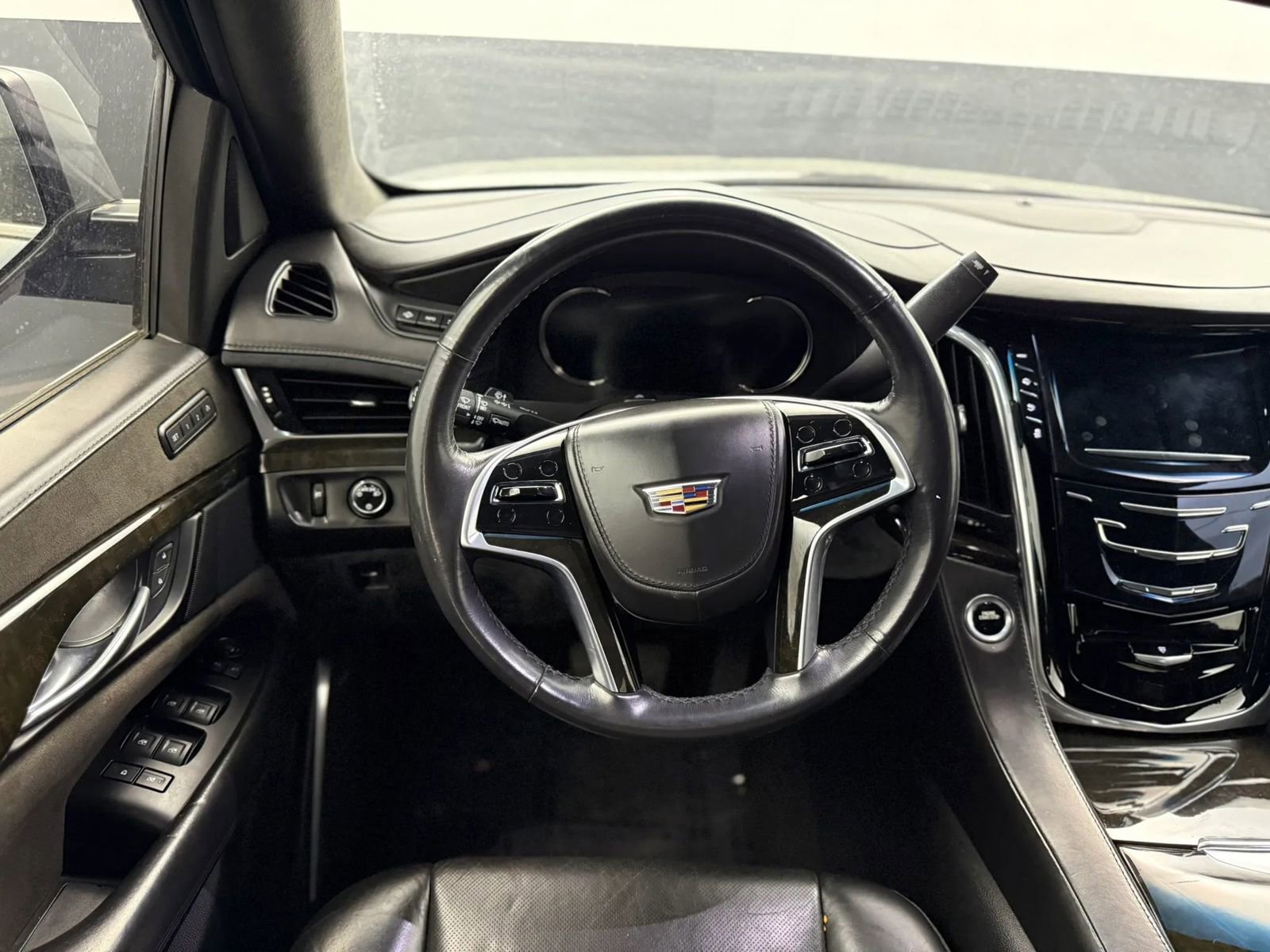 Used 2018 Cadillac Escalade ESV Platinum AWD/4WD image 12