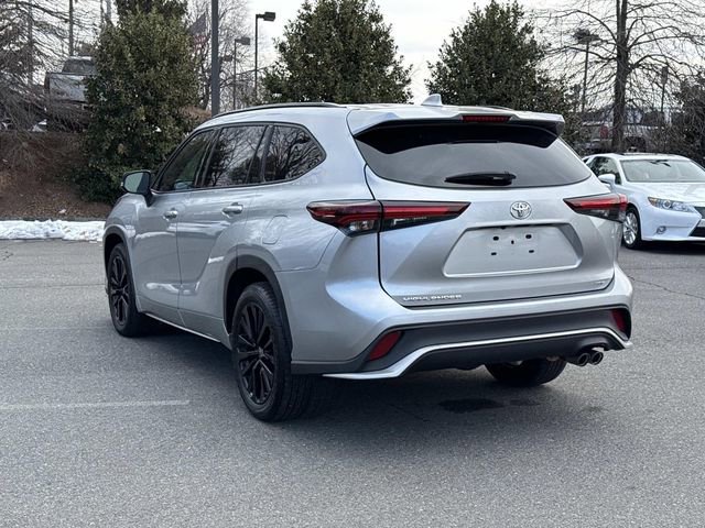 Used 2024 Toyota Highlander XSE image 4