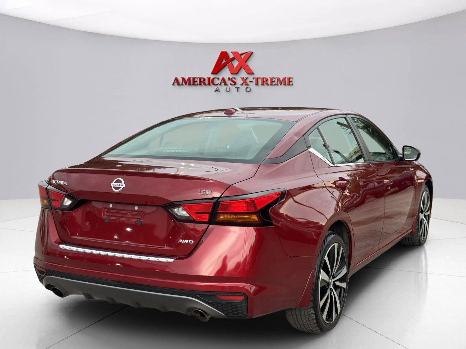Used 2022 Nissan Altima 2.5 SR AWD/4WD image 6