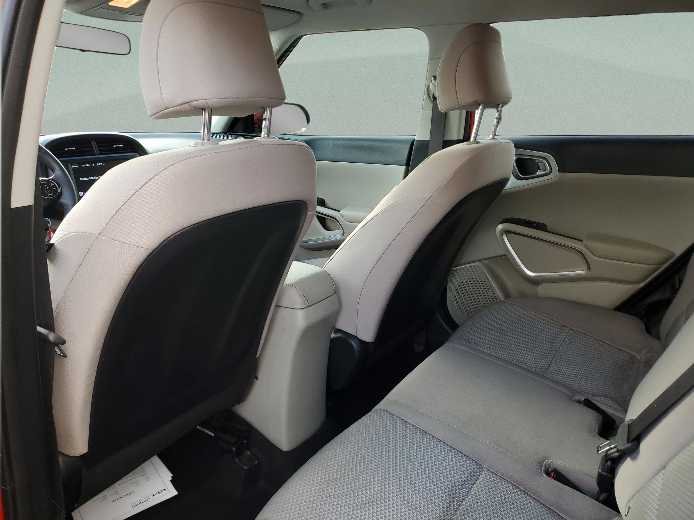 Certified 2022 Kia Soul LX image 9