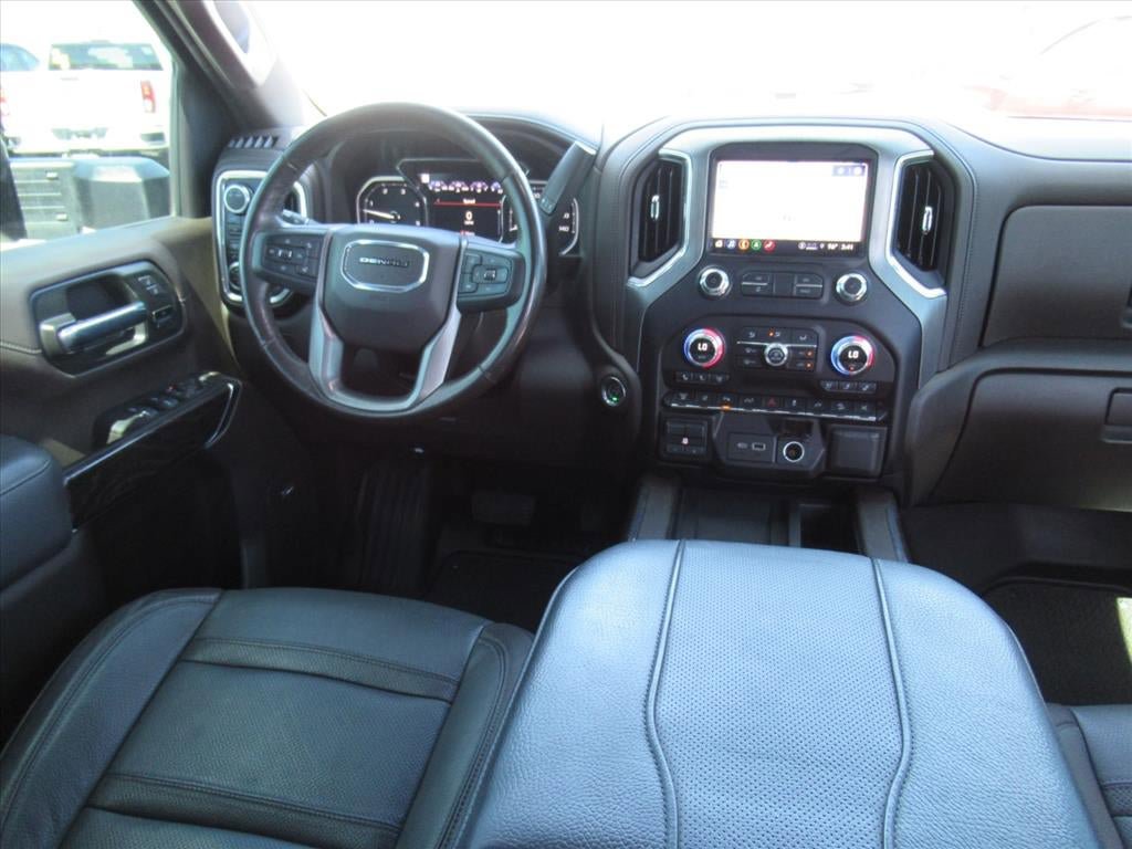 Used 2023 GMC Sierra 3500 Denali w/ Denali Black Diamond Edition AWD/4WD image 16