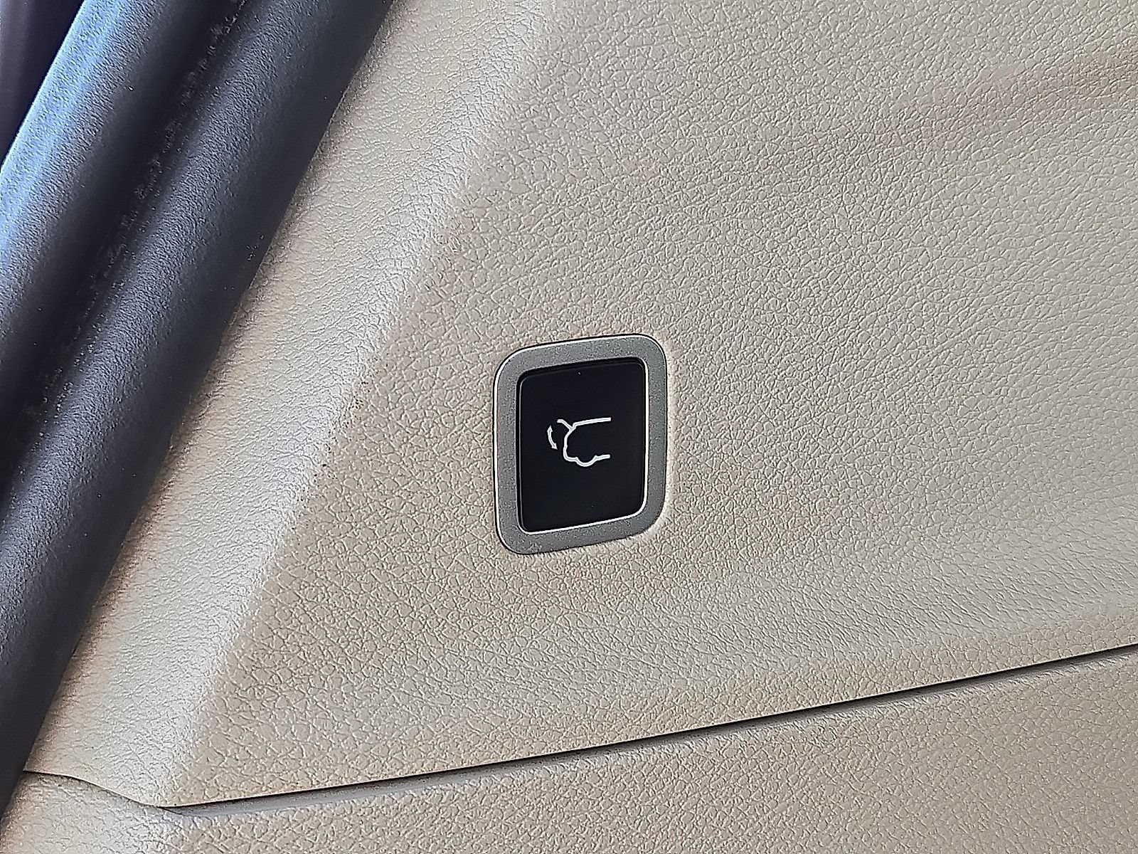 Used 2023 Chrysler Pacifica Touring-L FWD image 14