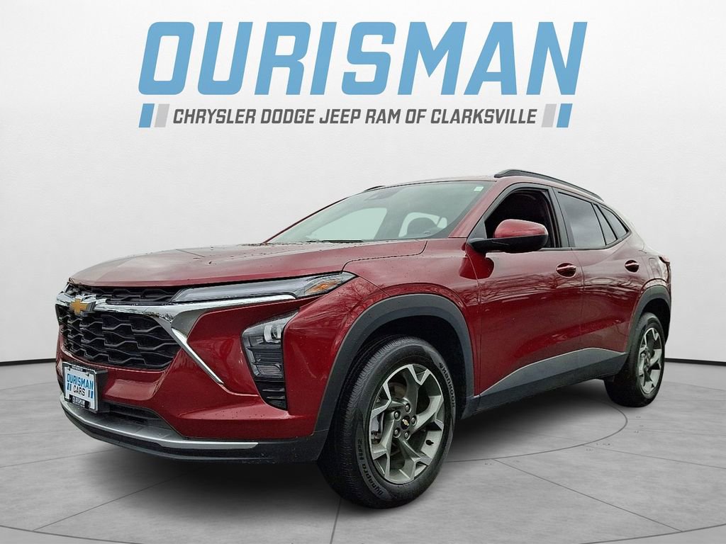 Used 2025 Chevrolet Trax LT image 3