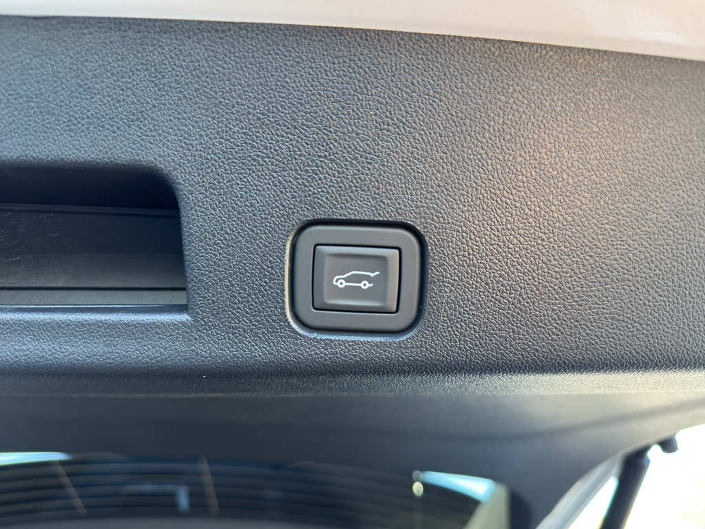 New 2026 GMC Acadia Denali w/ Super Cruise Package image 13